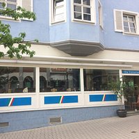 In der Fußgängerzone gelegenes italienisches Restaurant, bei guten Wetter mit Außenbestuhlung.