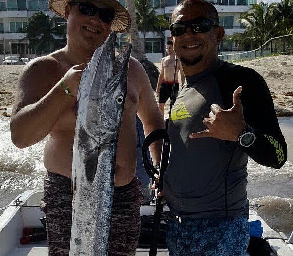 Dan Washburn's Sporting Life: Hawaii Spearfishing: To spear a fish