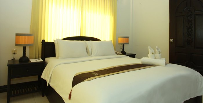 THE VILLA SOKSAN SQUARE $14 ($̶2̶5̶) - Prices & Guest house Reviews ...