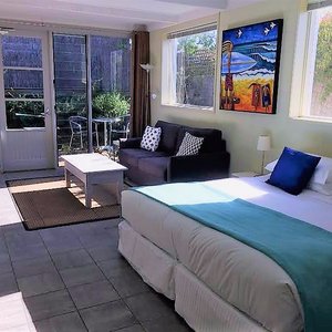 The colourful Courtyard spa apartment
