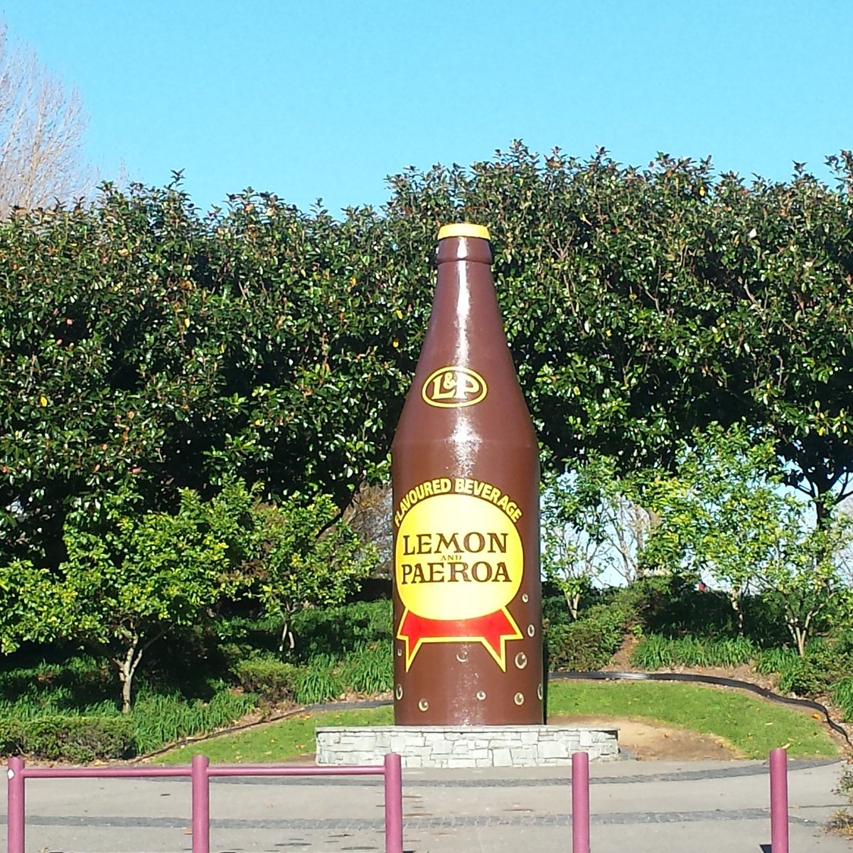 Big Lemon & Paeroa Bottle