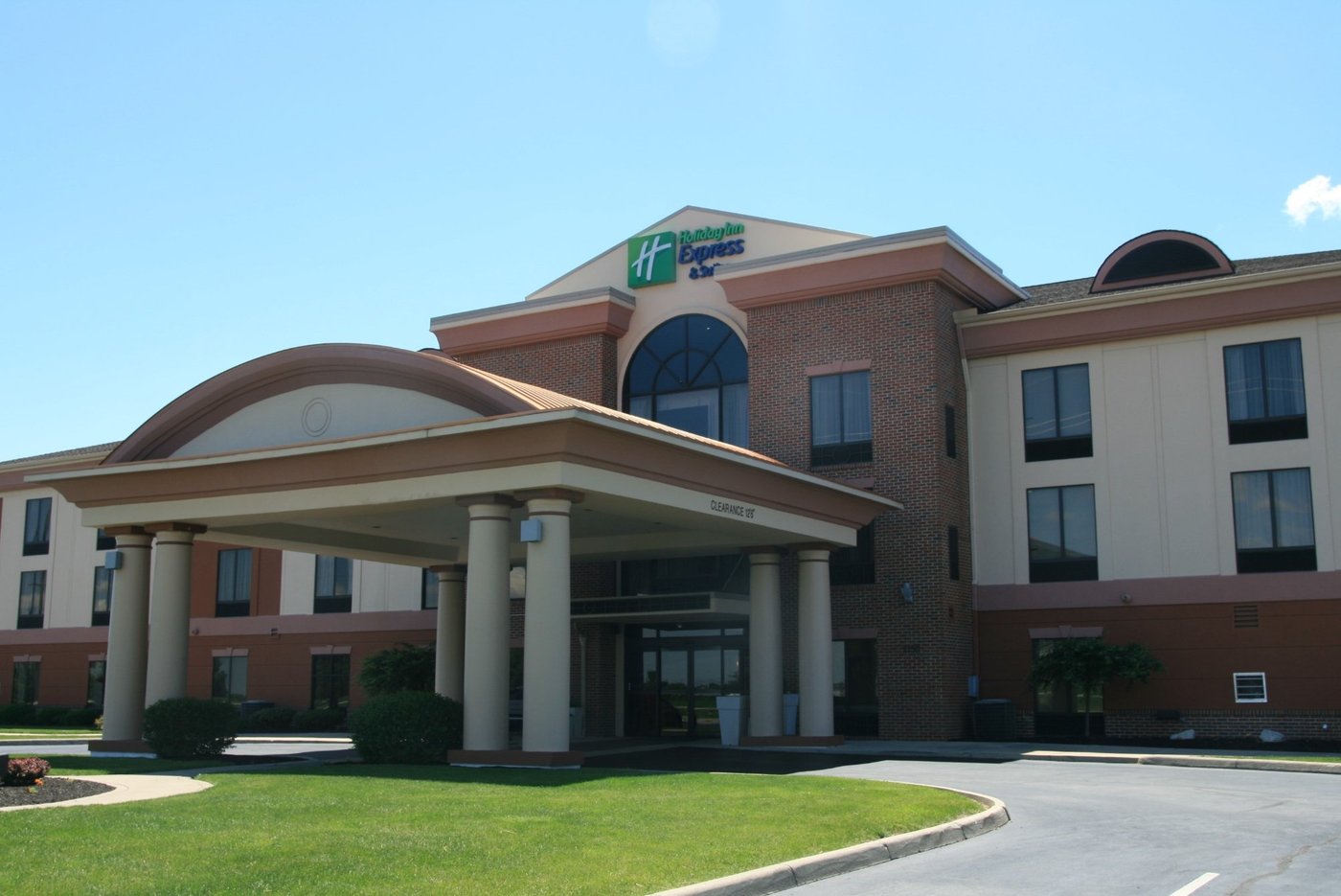 HOLIDAY INN EXPRESS & SUITES BOWLING GREEN, AN IHG HOTEL $108 ($̶1̶2̶0̶ ...