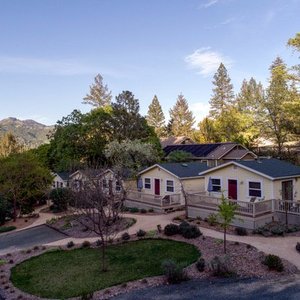 Aurora Park Cottages - Calistoga, CA