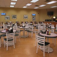 Plenty of seating and clean!!