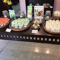 オシャレに並んだ胡椒達。香りが聞かせてもらえます