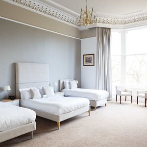 Deluxe Suite / Family Room 