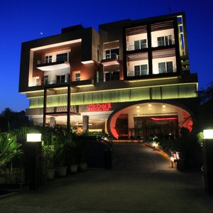FRONT VIEW
