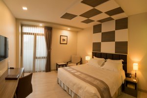 Room & Suite