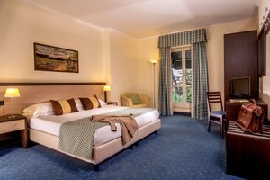 Resort la Rocchetta in Rome, image may contain: Monitor, Screen, Computer Hardware, TV