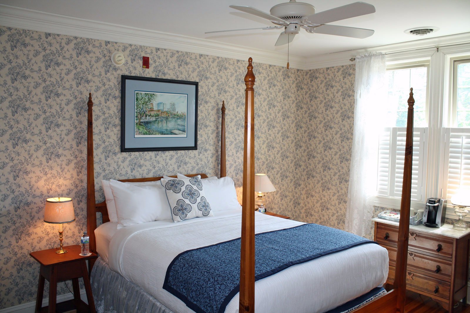 State Street Inn by null