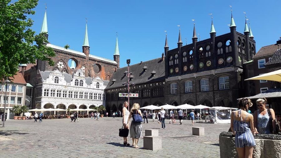 Rådhustorget med Rådhuskällaren