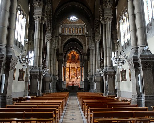churches in lyon france