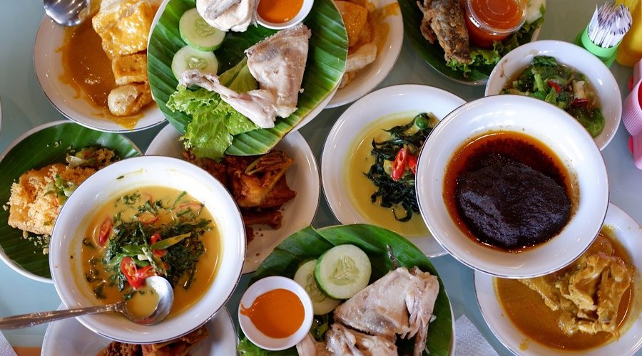 Aneka makanan yang disajikan