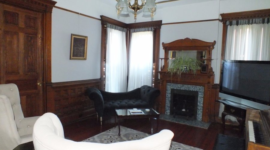 sitting area with large screen TV