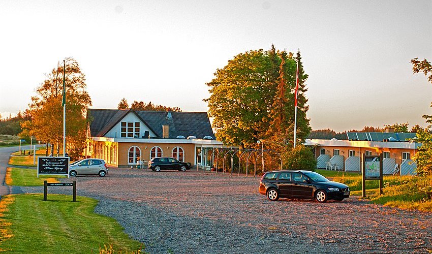 Hotellet i aftenlys