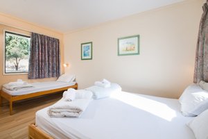 Room & Suite