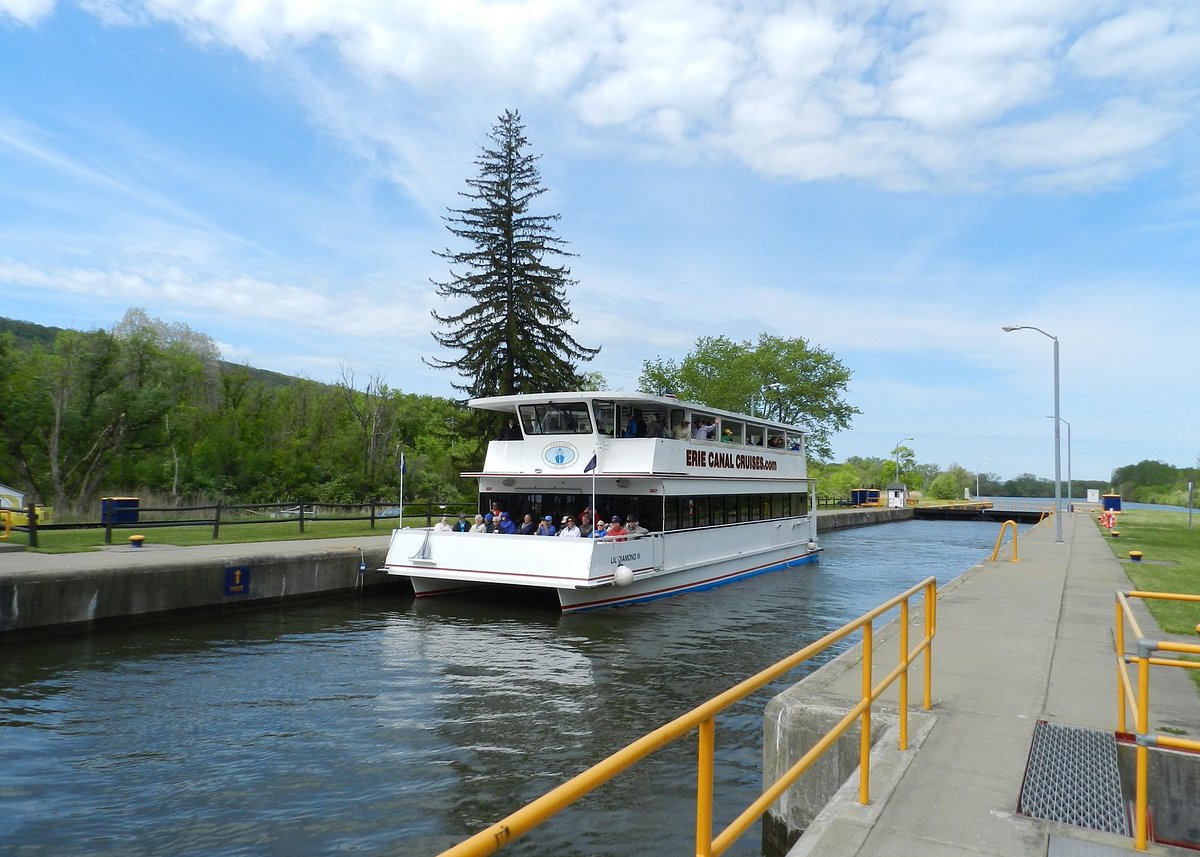 erie canal boat cruise