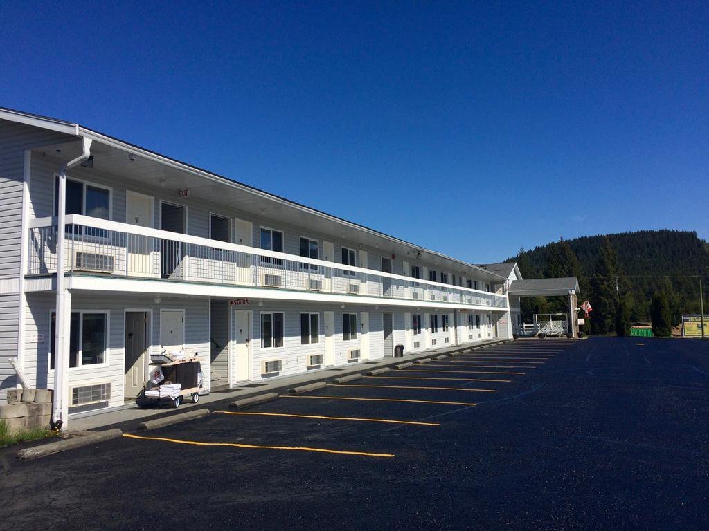 ACE WESTERN MOTEL - Updated 2024 Prices & Reviews (Clearwater, British ...