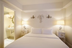 Room & Suite