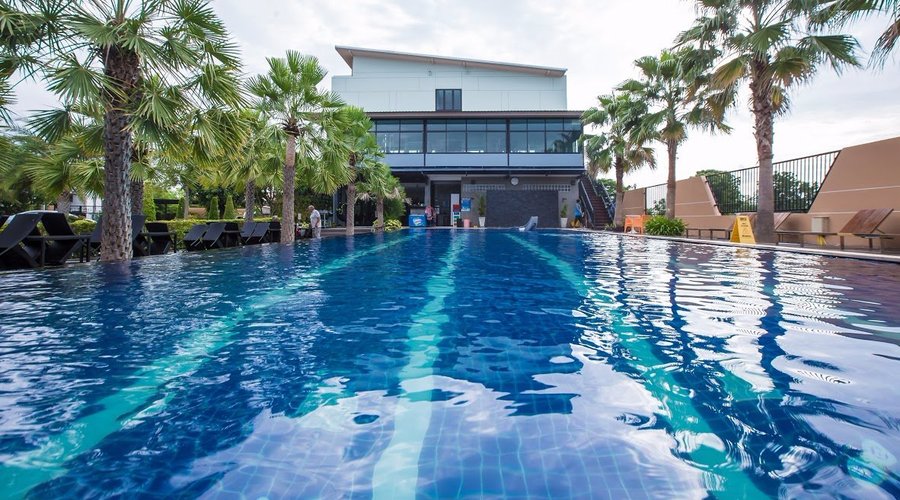 Hotel Swimming Pool