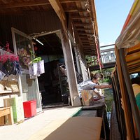売店で団子が買えます