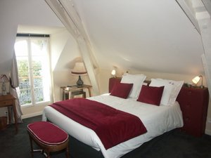 Room & Suite
