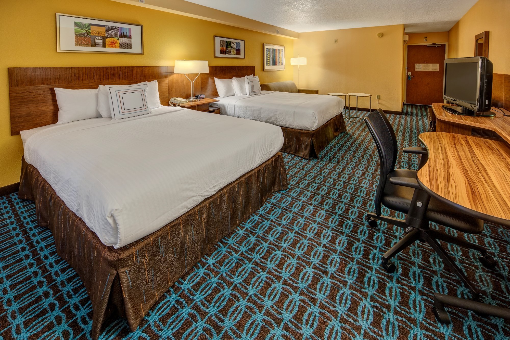 Hotel photo 1 of Fairfield Inn & Suites by Marriott Orlando Near Universal Orlando Resort.