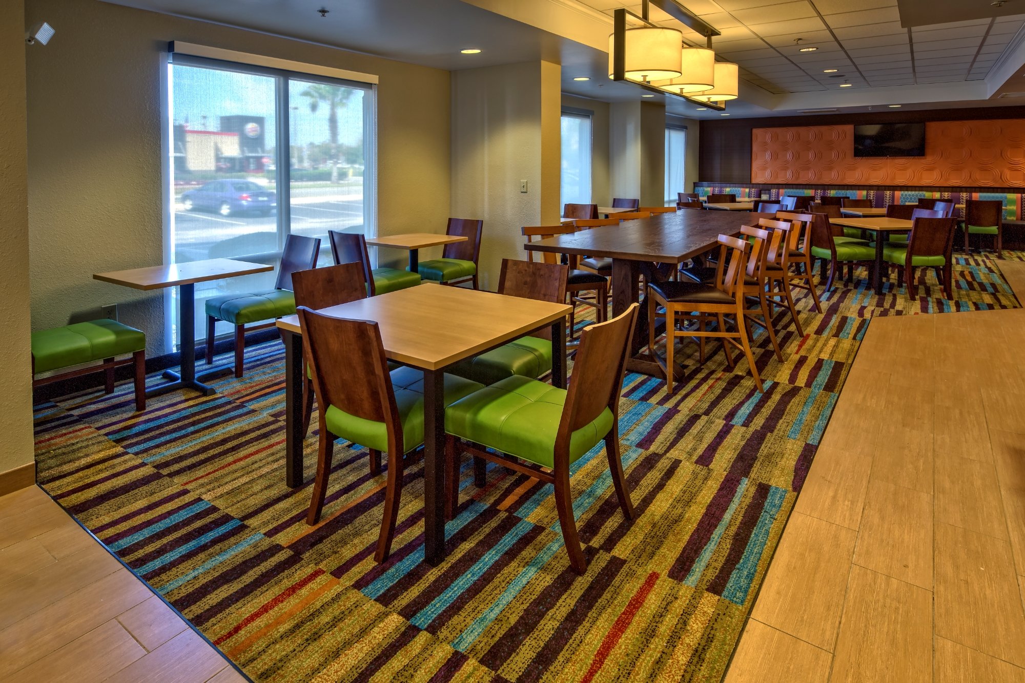 Hotel photo 2 of Fairfield Inn & Suites by Marriott Orlando Near Universal Orlando Resort.