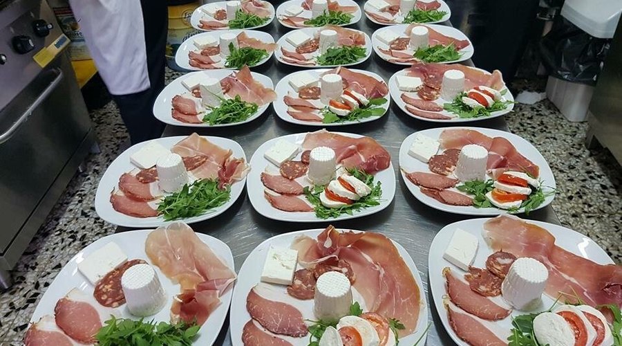 Aperitivi ristorante e pesce su prenotazione x qualsiasi occasione