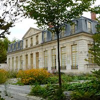 Le pavillon à l'automne....