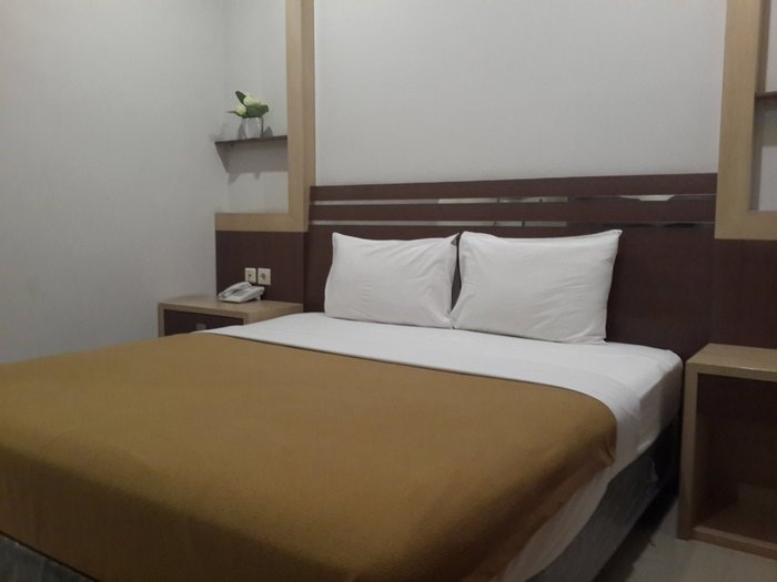 Oyo 1655 Grand Senggigi Hotel Rooms: Pictures & Reviews - Tripadvisor