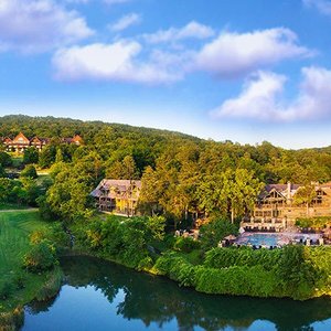 Big Cedar Lodge in Ridgedale