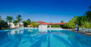Hotel Los Cactus in Cuba, image may contain: Hotel, Resort, Villa, Pool