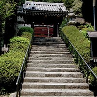 関西身延の碑