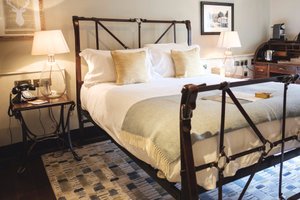 Room & Suite
