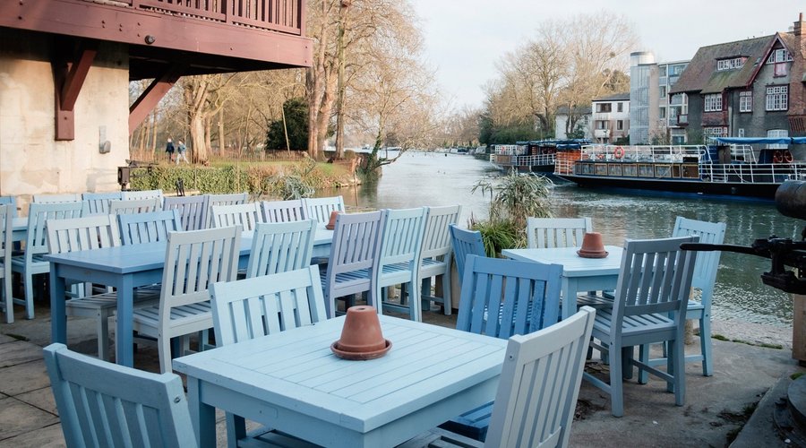 The Head Of The River - an idyllic riverside retreat