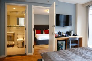 Room & Suite