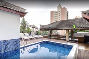 Piscina e praia