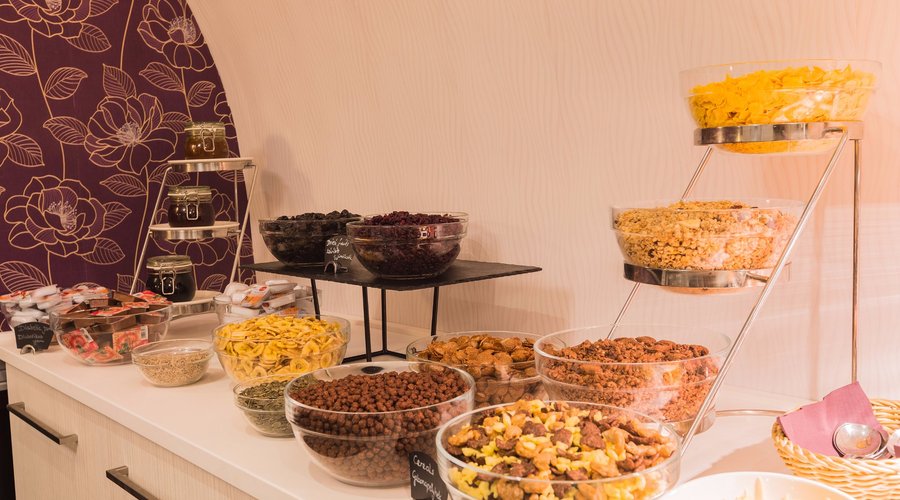 Buffet Breakfast