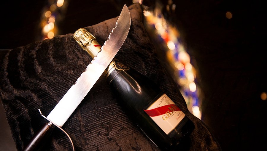 St. Regis Ritual -Sabrage 瑞吉仪式 - 军刀开酒