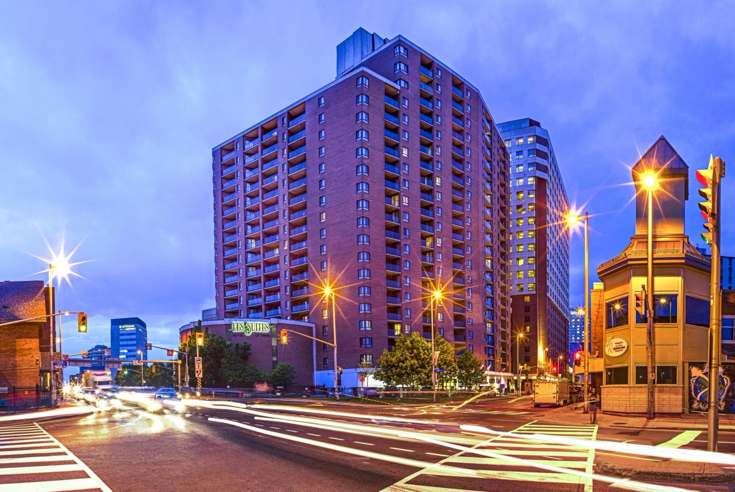 Hotel photo 1 of Les Suites Hotel Ottawa.