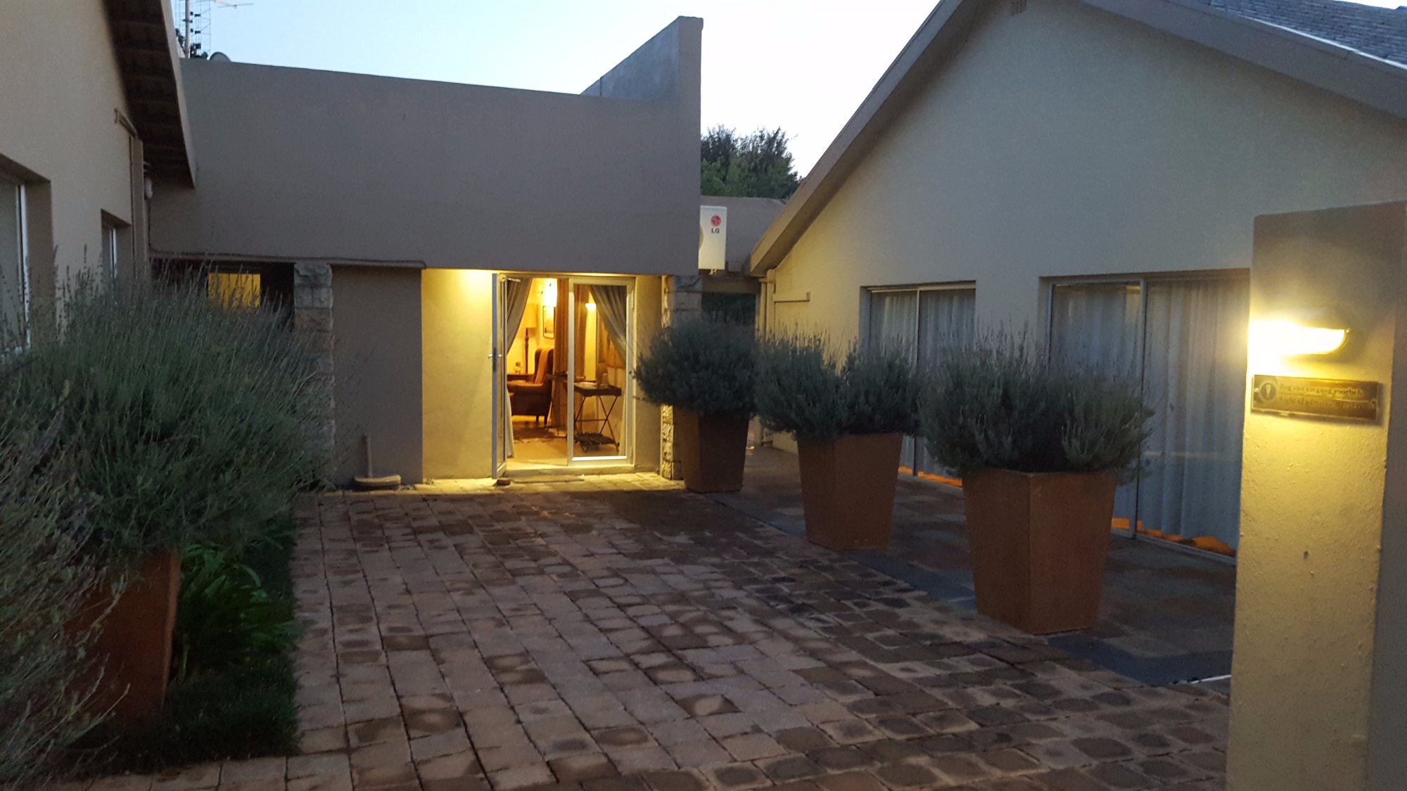 Hotel photo 13 of Acacia Lodge.