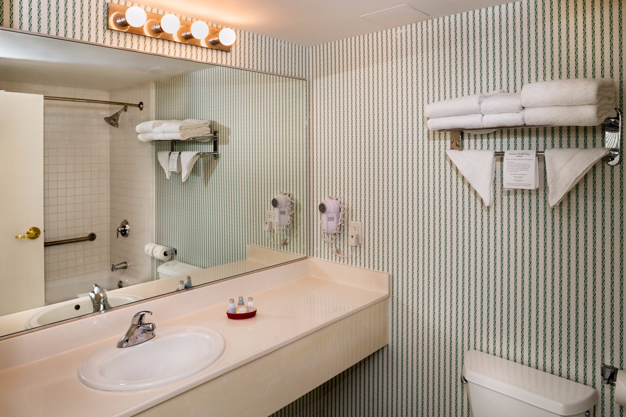 Hotel photo 14 of Woodlands Hotel & Suites - Colonial Williamsburg.