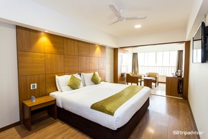 Hotel Aurora Towers in Pune