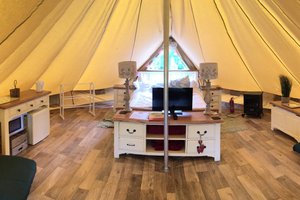 Room & Suite