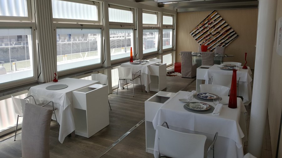 Uliassi image 3 - Full view
