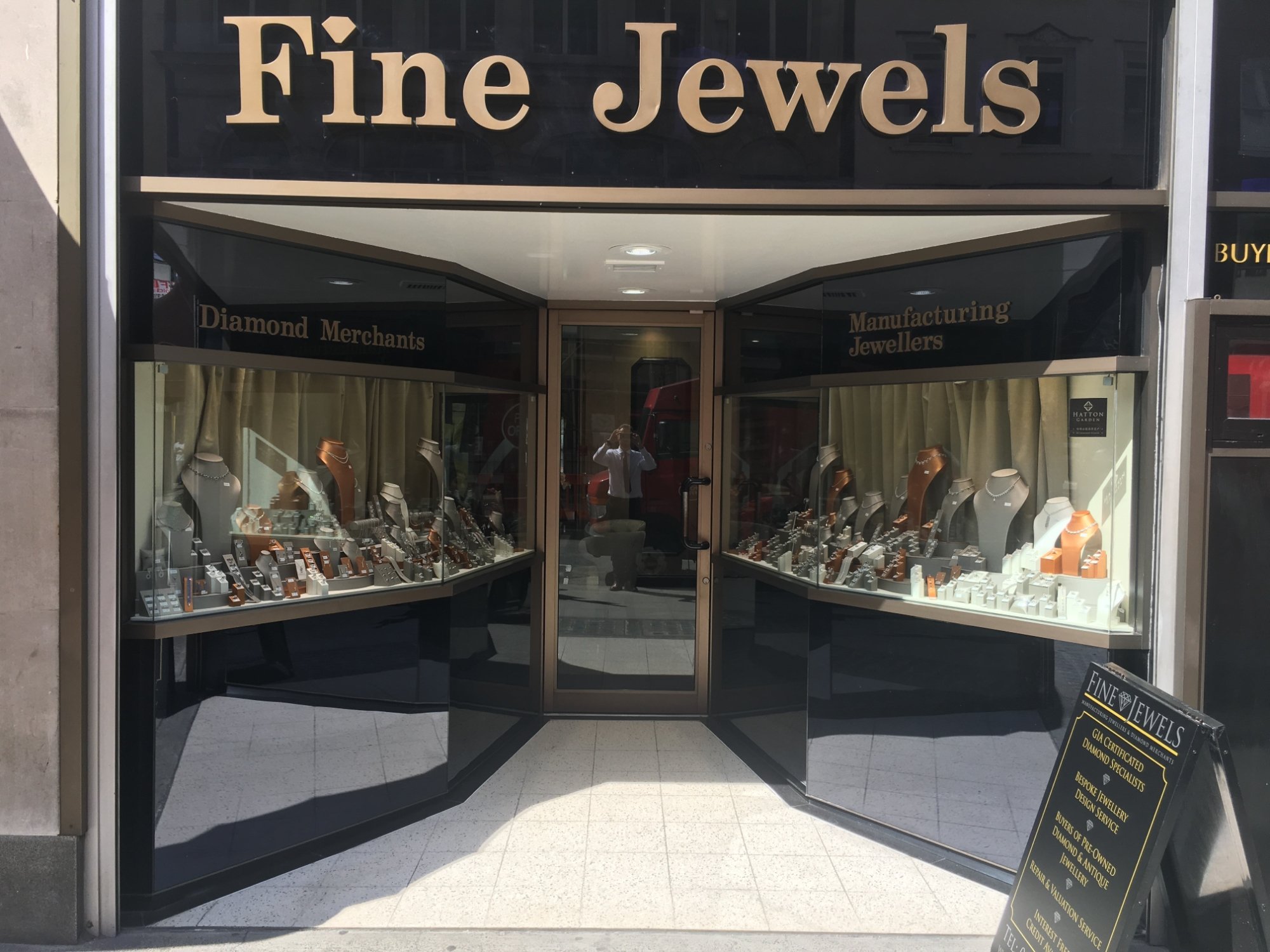 Fine jewels store