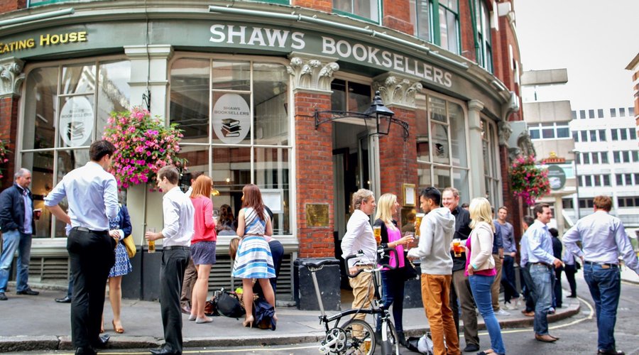 Shaws Booksellers - a lively after-work atmosphere 
