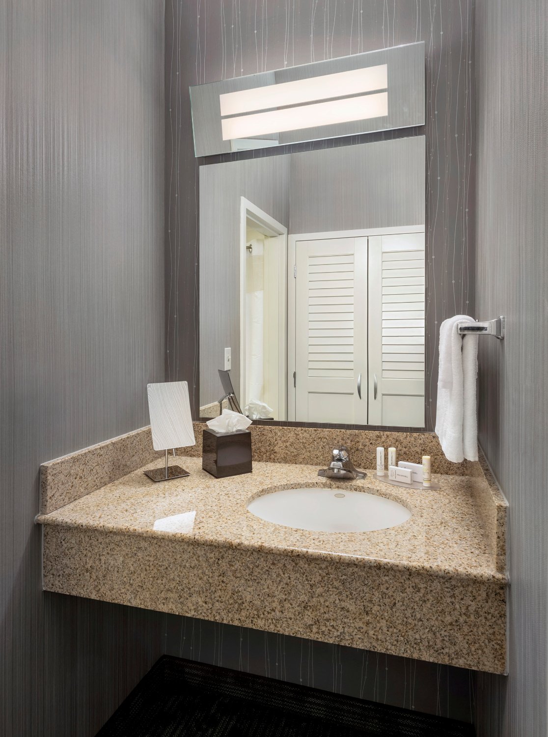 Hotel photo 44 of Courtyard by Marriott Newark Liberty International Airport.