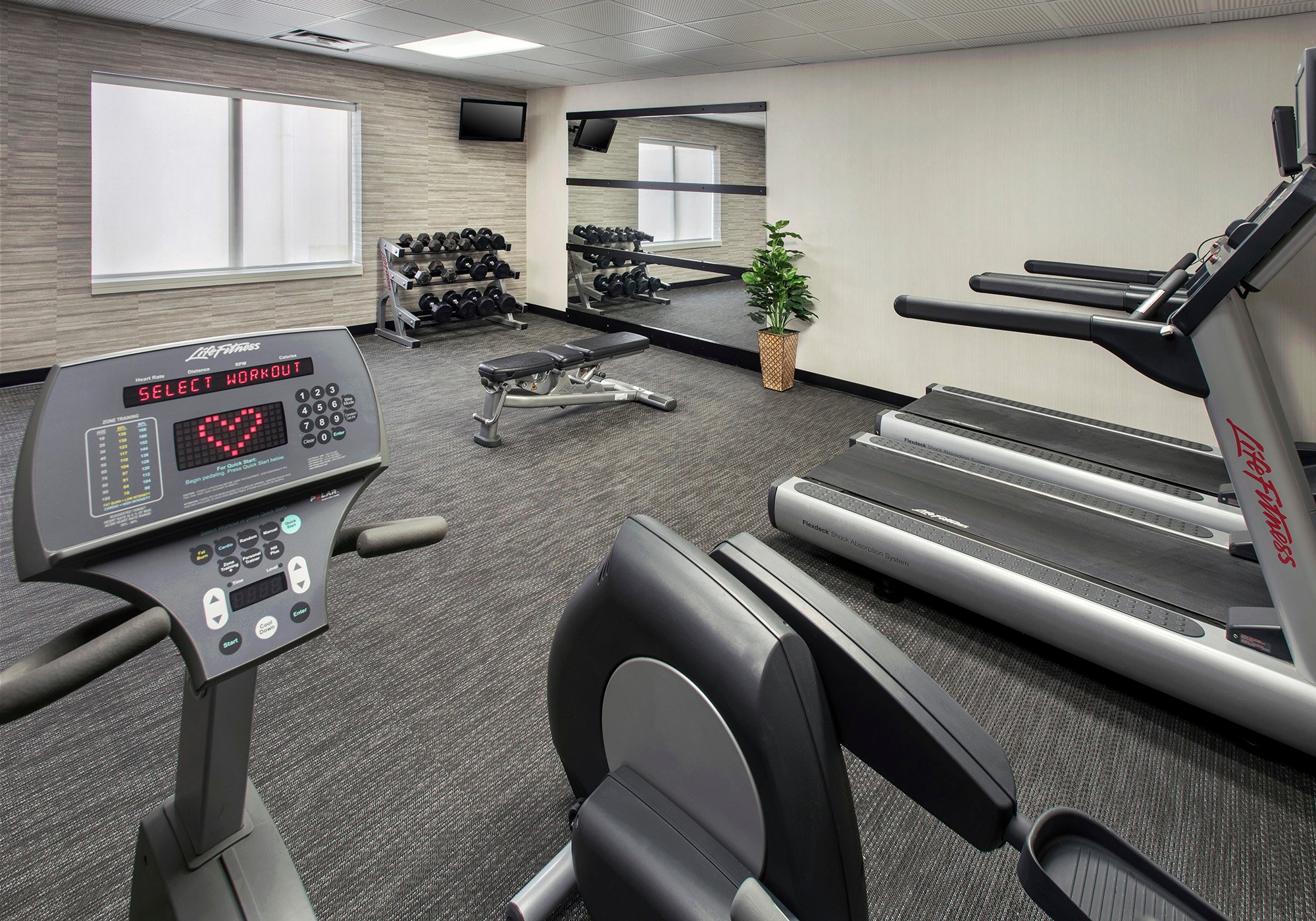 Hotel photo 6 of Courtyard by Marriott Newark Liberty International Airport.
